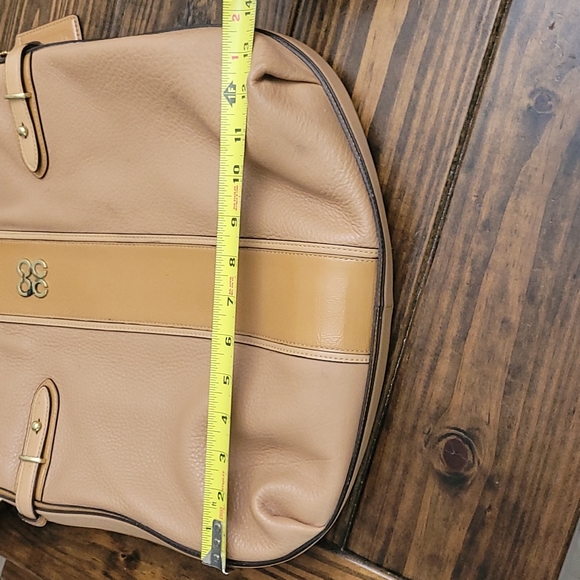 Coach leather purse. - Picture 6 of 11